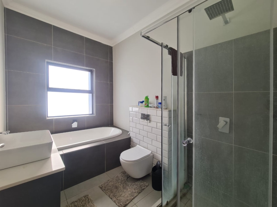 To Let 3 Bedroom Property for Rent in Melodie North West